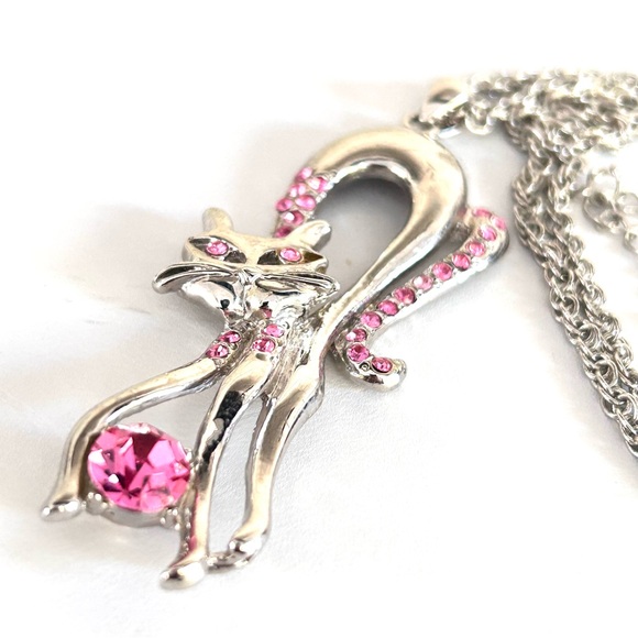 Cat Arched Back Pink Stones Pendant Necklace Silver Tone Long 24” Chain - Picture 4 of 9